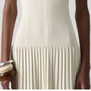 NWNT  knit jersey Cream knit dress sleeveless midi dress size medium
